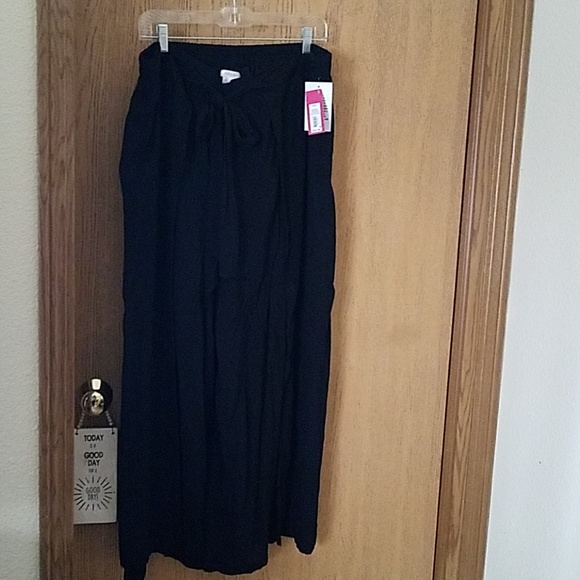 Xhilaration Pants - Xhilaration XXL Long Skort? Black